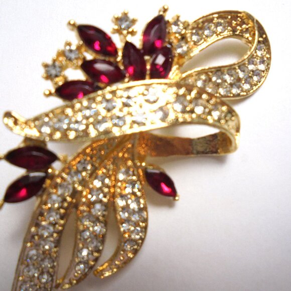 Brooch golden tone rhinestones brooch accessories jewelry gifts - Picture 2 of 7